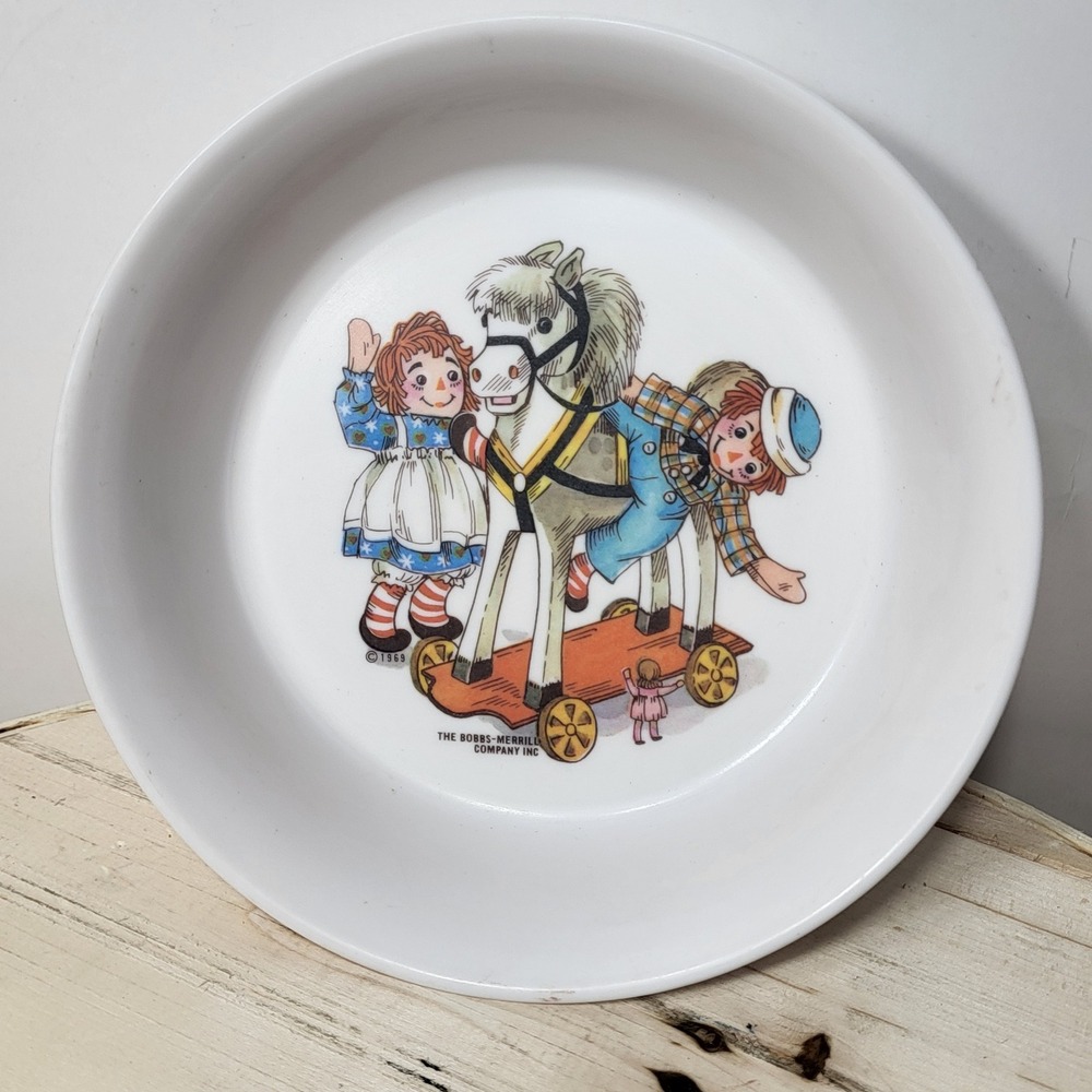 Vintage 1969 Oneida Deluxe Raggedy Ann and Andy Melamine Bowl 3243 White 6.5in